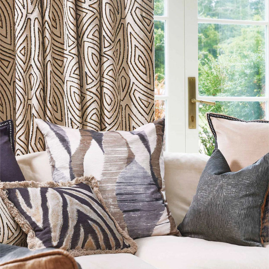 Tela decorativa para cortinas con diseño de cebra estilizada – Leela R –  Cortinaje, image size:1080x1080