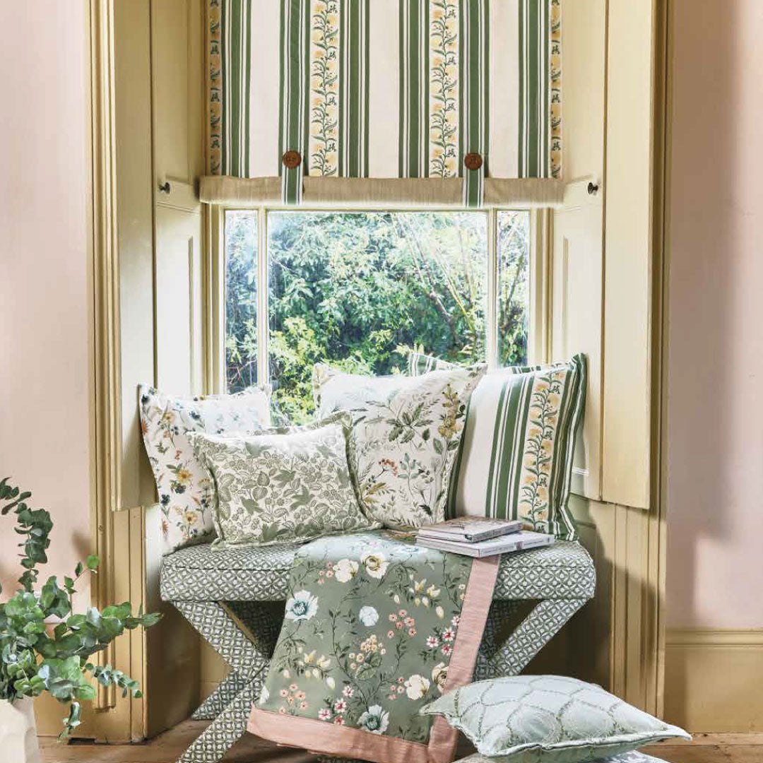Cortina Romana Verde Floral con Rayas – Elegancia Natural para Salas y Habitaciones