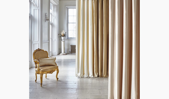 Colección de Telas Raffles – Satinado Elegante en Gran Formato