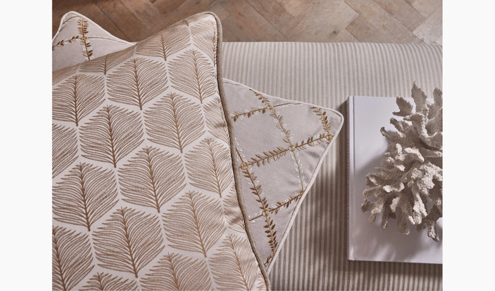 Colección de Telas Symphony – Lujo Clásico y Detalles Arquitectónicos