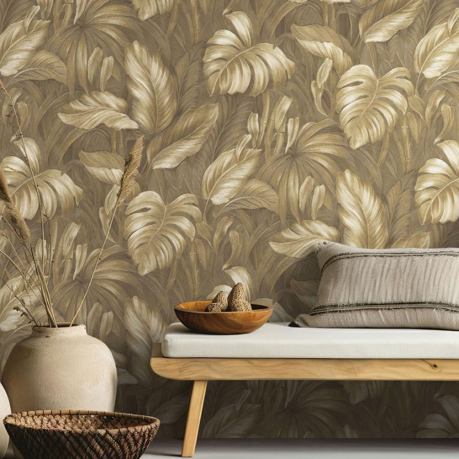 Papel tapiz Hojas de Palma Doradas VOYAGE aplicado en pared